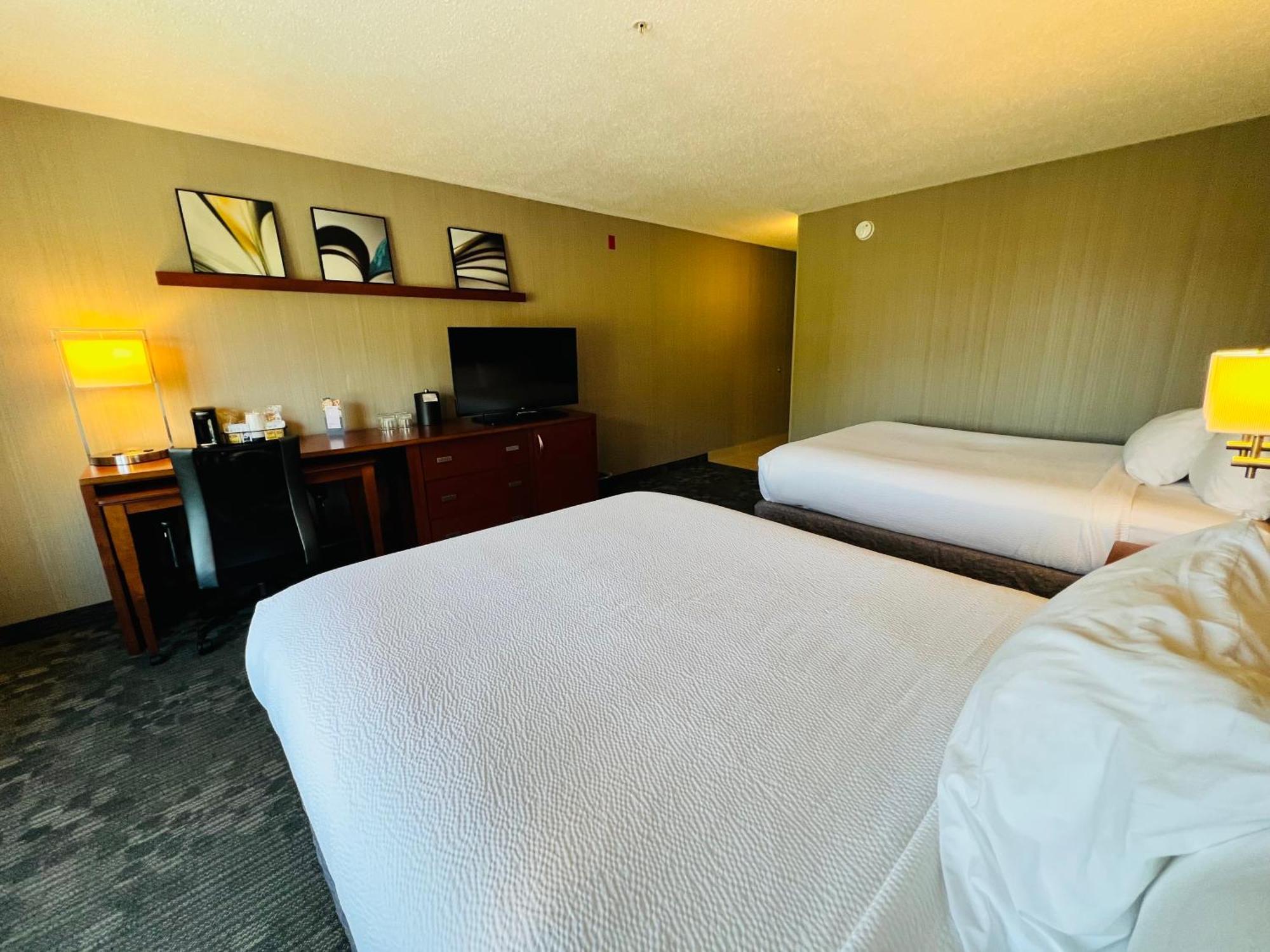 Courtyard By Marriott Τράβερς Σίτι Εξωτερικό φωτογραφία