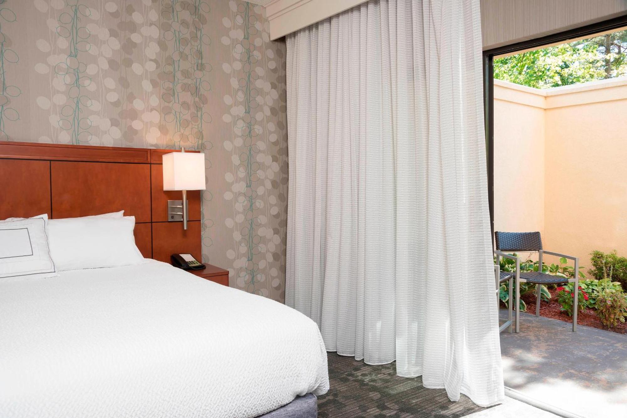 Courtyard By Marriott Τράβερς Σίτι Εξωτερικό φωτογραφία