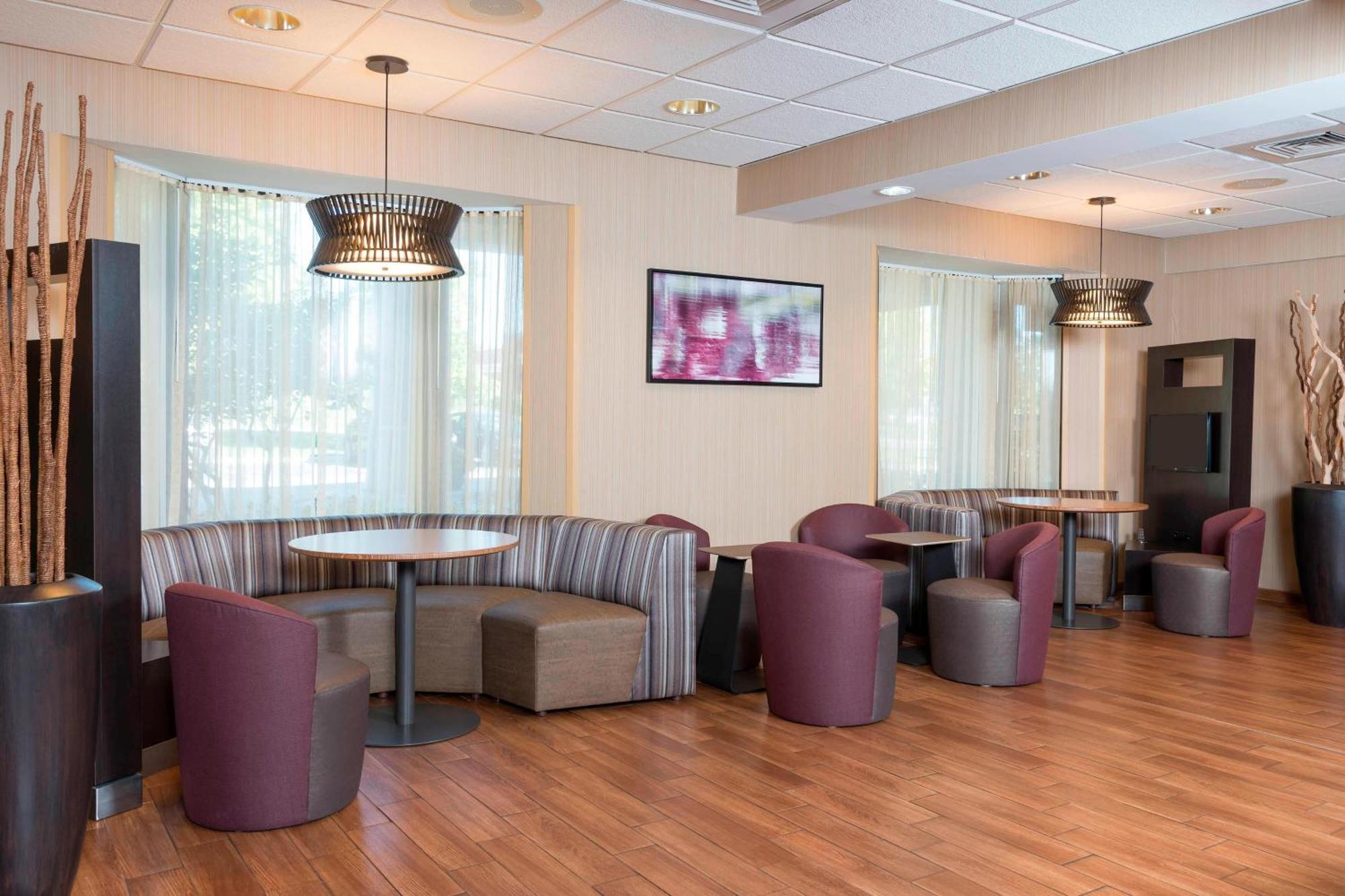 Courtyard By Marriott Τράβερς Σίτι Εξωτερικό φωτογραφία